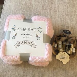 NWT Baby blanket and baby Leopard slippers.